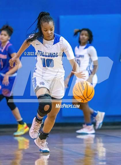 Thumbnail 3 in Whiteville vs. St. Pauls (NCHSAA 2A - Third Round) photogallery.
