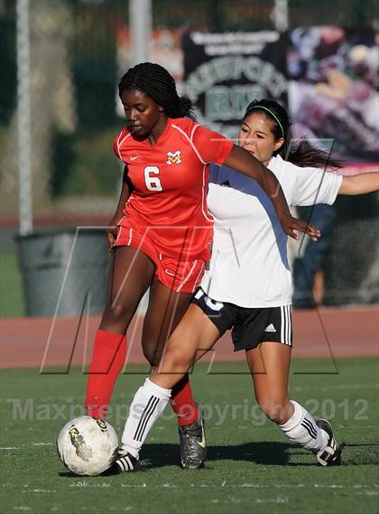 Thumbnail 1 in Mission Viejo vs Villa Park (Mater Dei Tournament) photogallery.