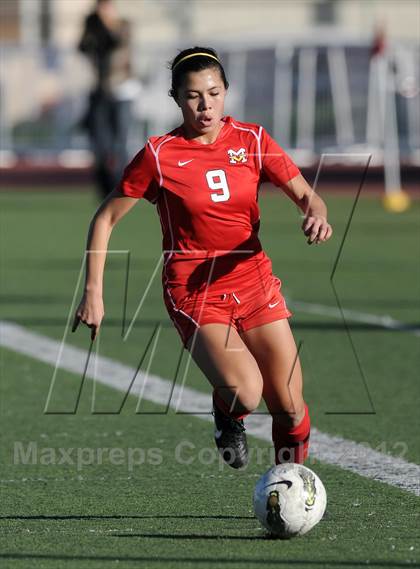Thumbnail 1 in Mission Viejo vs Villa Park (Mater Dei Tournament) photogallery.