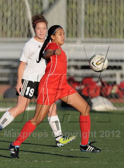 Thumbnail 3 in Mission Viejo vs Villa Park (Mater Dei Tournament) photogallery.