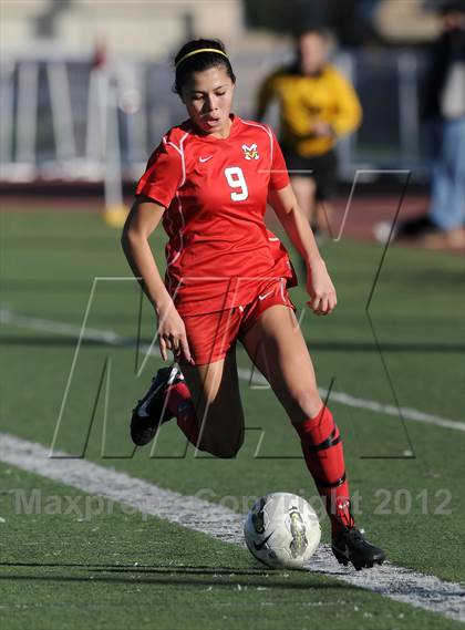 Thumbnail 3 in Mission Viejo vs Villa Park (Mater Dei Tournament) photogallery.