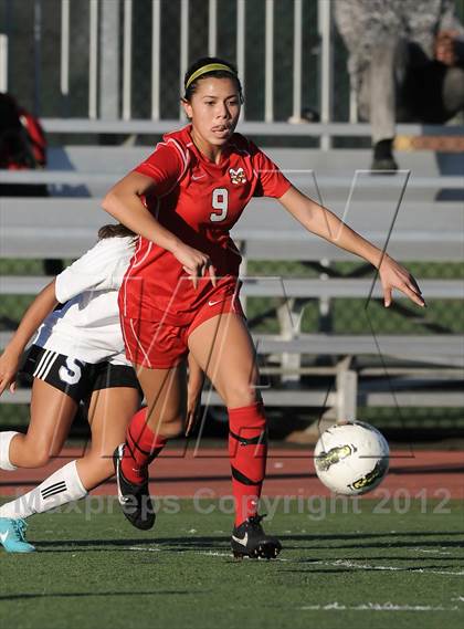 Thumbnail 2 in Mission Viejo vs Villa Park (Mater Dei Tournament) photogallery.