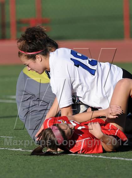 Thumbnail 3 in Mission Viejo vs Villa Park (Mater Dei Tournament) photogallery.