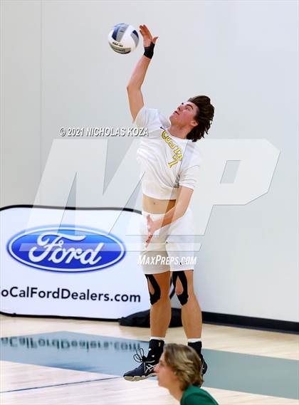 Thumbnail 2 in Mira Costa vs. Newport Harbor (CIF-SS D1 Final) photogallery.
