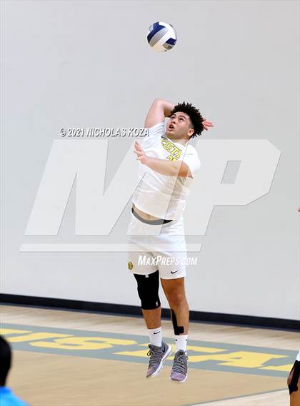 Thumbnail 3 in Mira Costa vs. Newport Harbor (CIF-SS D1 Final) photogallery.