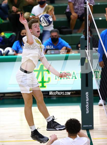 Thumbnail 3 in Mira Costa vs. Newport Harbor (CIF-SS D1 Final) photogallery.