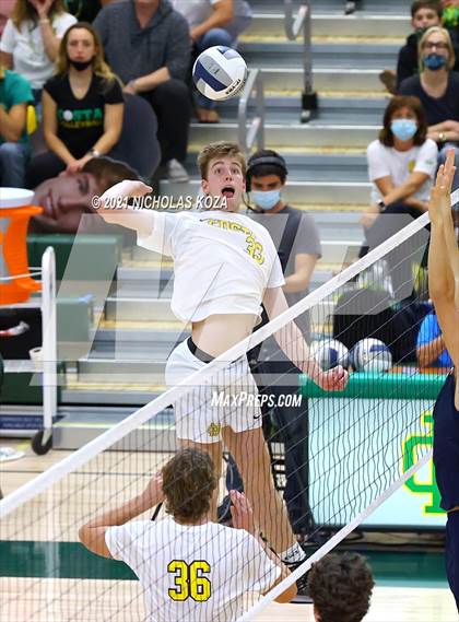 Thumbnail 2 in Mira Costa vs. Newport Harbor (CIF-SS D1 Final) photogallery.