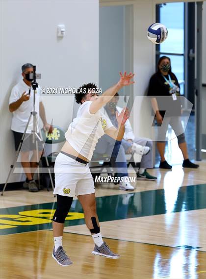 Thumbnail 2 in Mira Costa vs. Newport Harbor (CIF-SS D1 Final) photogallery.