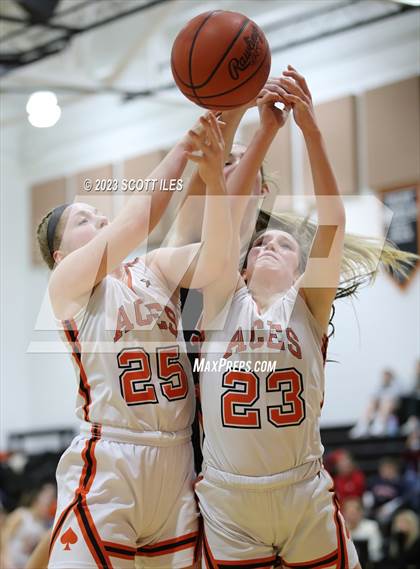Thumbnail 1 in Circleville @ Amanda-Clearcreek photogallery.