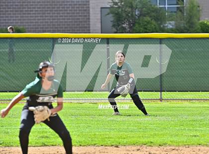 Thumbnail 2 in Golden vs Bear Creek photogallery.