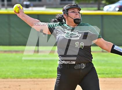 Thumbnail 1 in Golden vs Bear Creek photogallery.