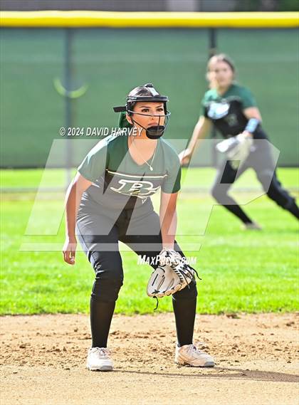 Thumbnail 3 in Golden vs Bear Creek photogallery.