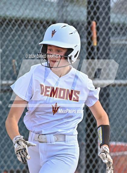 Thumbnail 2 in Golden vs Bear Creek photogallery.