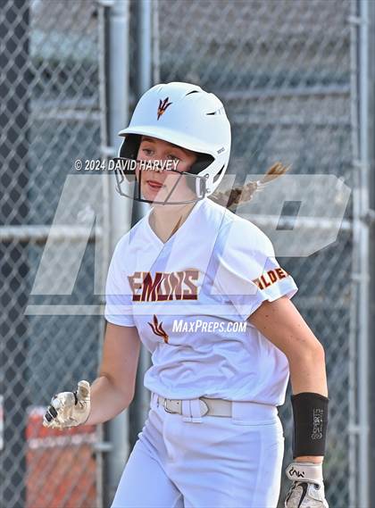 Thumbnail 1 in Golden vs Bear Creek photogallery.