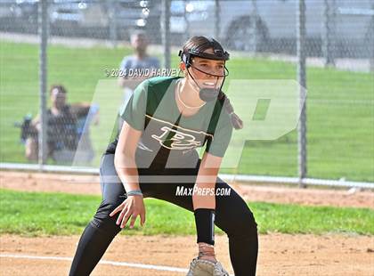 Thumbnail 1 in Golden vs Bear Creek photogallery.