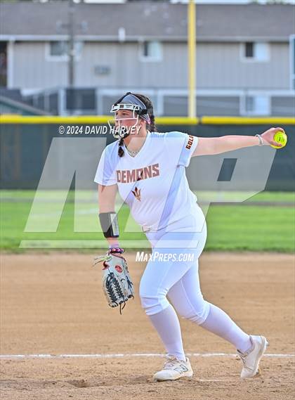 Thumbnail 3 in Golden vs Bear Creek photogallery.