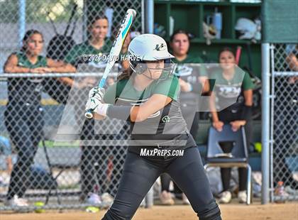 Thumbnail 3 in Golden vs Bear Creek photogallery.