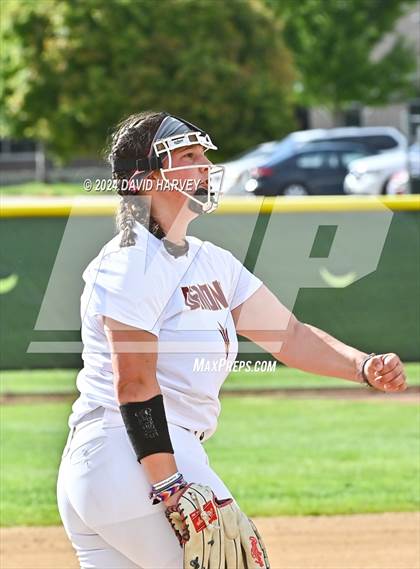 Thumbnail 3 in Golden vs Bear Creek photogallery.