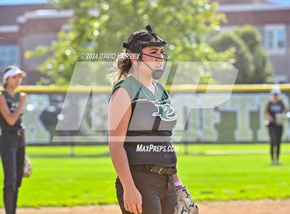 Thumbnail 3 in Golden vs Bear Creek photogallery.