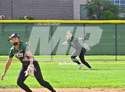Thumbnail 3 in Golden vs Bear Creek photogallery.