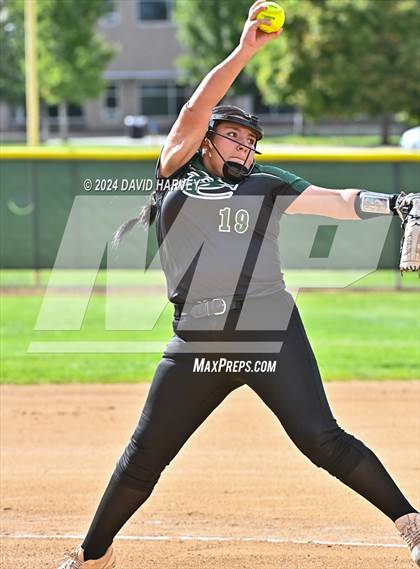 Thumbnail 3 in Golden vs Bear Creek photogallery.