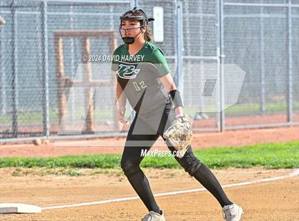 Thumbnail 2 in Golden vs Bear Creek photogallery.