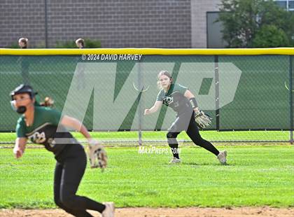 Thumbnail 1 in Golden vs Bear Creek photogallery.