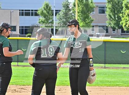Thumbnail 2 in Golden vs Bear Creek photogallery.