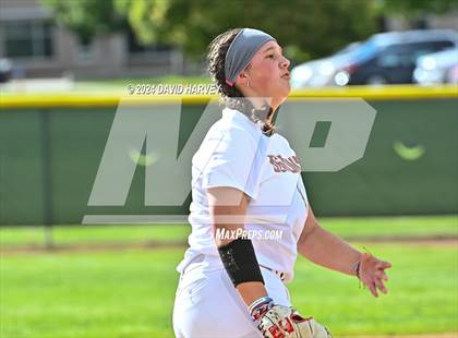 Thumbnail 2 in Golden vs Bear Creek photogallery.