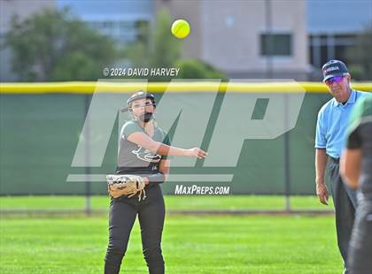 Thumbnail 2 in Golden vs Bear Creek photogallery.