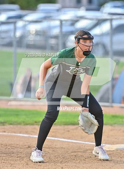 Thumbnail 2 in Golden vs Bear Creek photogallery.