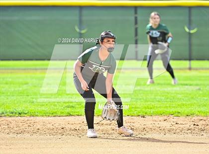 Thumbnail 1 in Golden vs Bear Creek photogallery.