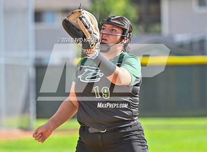 Thumbnail 1 in Golden vs Bear Creek photogallery.
