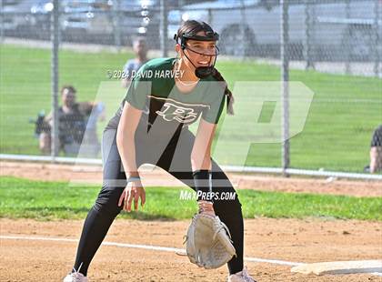 Thumbnail 3 in Golden vs Bear Creek photogallery.