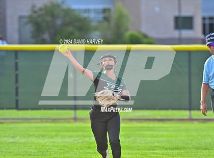Thumbnail 2 in Golden vs Bear Creek photogallery.
