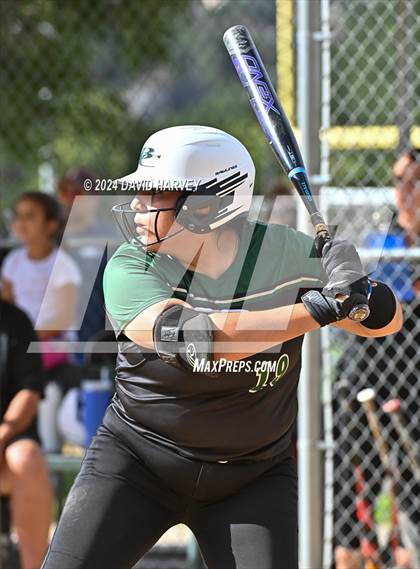 Thumbnail 2 in Golden vs Bear Creek photogallery.