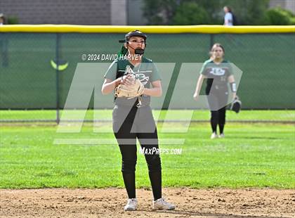 Thumbnail 3 in Golden vs Bear Creek photogallery.