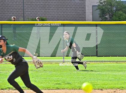 Thumbnail 2 in Golden vs Bear Creek photogallery.