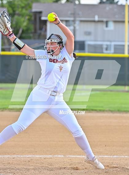 Thumbnail 2 in Golden vs Bear Creek photogallery.