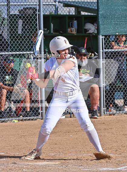 Thumbnail 1 in Golden vs Bear Creek photogallery.