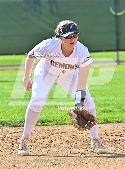 Thumbnail 1 in Golden vs Bear Creek photogallery.
