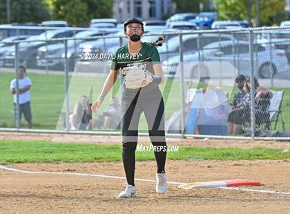 Thumbnail 3 in Golden vs Bear Creek photogallery.