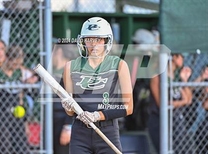 Thumbnail 2 in Golden vs Bear Creek photogallery.