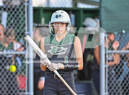 Thumbnail 1 in Golden vs Bear Creek photogallery.