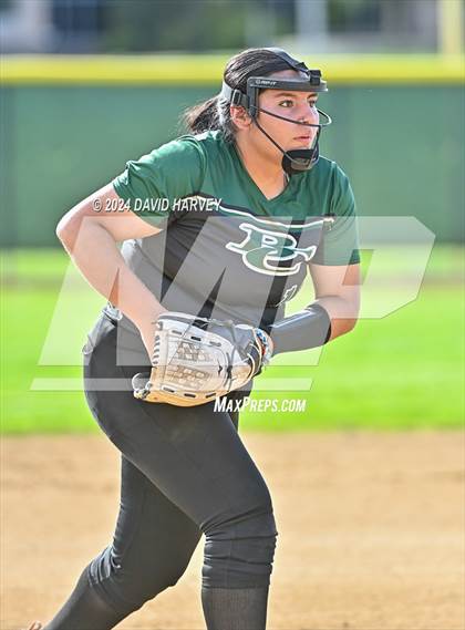 Thumbnail 1 in Golden vs Bear Creek photogallery.
