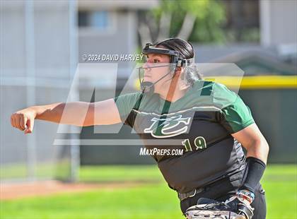 Thumbnail 3 in Golden vs Bear Creek photogallery.