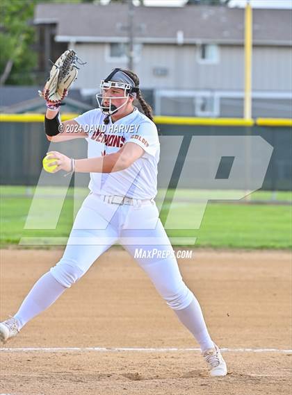 Thumbnail 1 in Golden vs Bear Creek photogallery.
