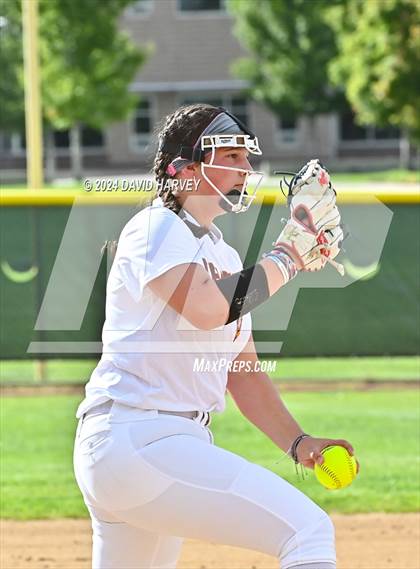 Thumbnail 3 in Golden vs Bear Creek photogallery.