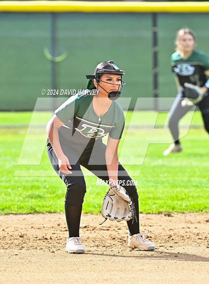 Thumbnail 2 in Golden vs Bear Creek photogallery.
