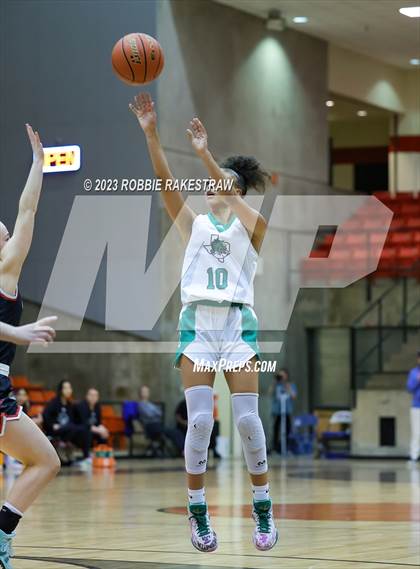 Thumbnail 1 in Coppell vs. Southlake Carroll (UIL 6A Regional Semifinal Playoff) photogallery.